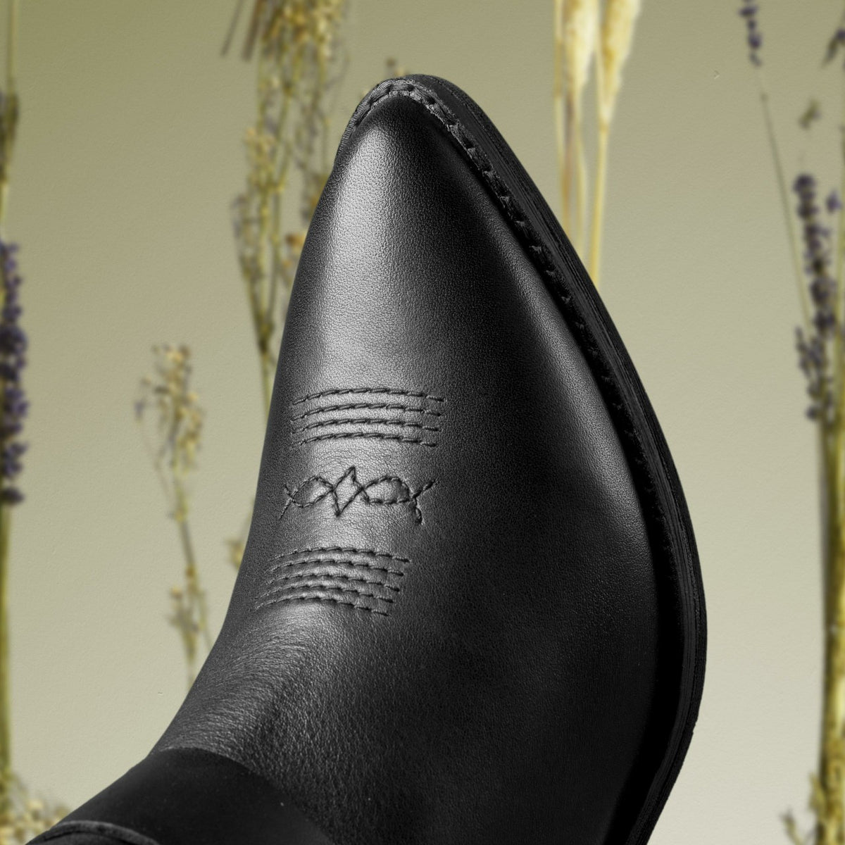 Morzine Rise Black Leather - Clarks Featured