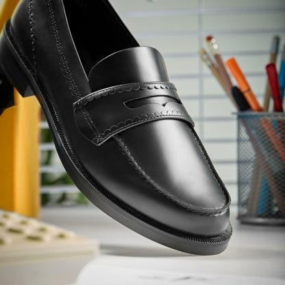 Straven Edge Black Leather - Clarks Essential