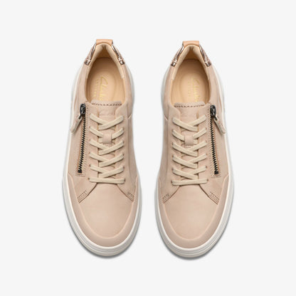 Hollyhock Zip Sand Nubuck - Clarks Classic
