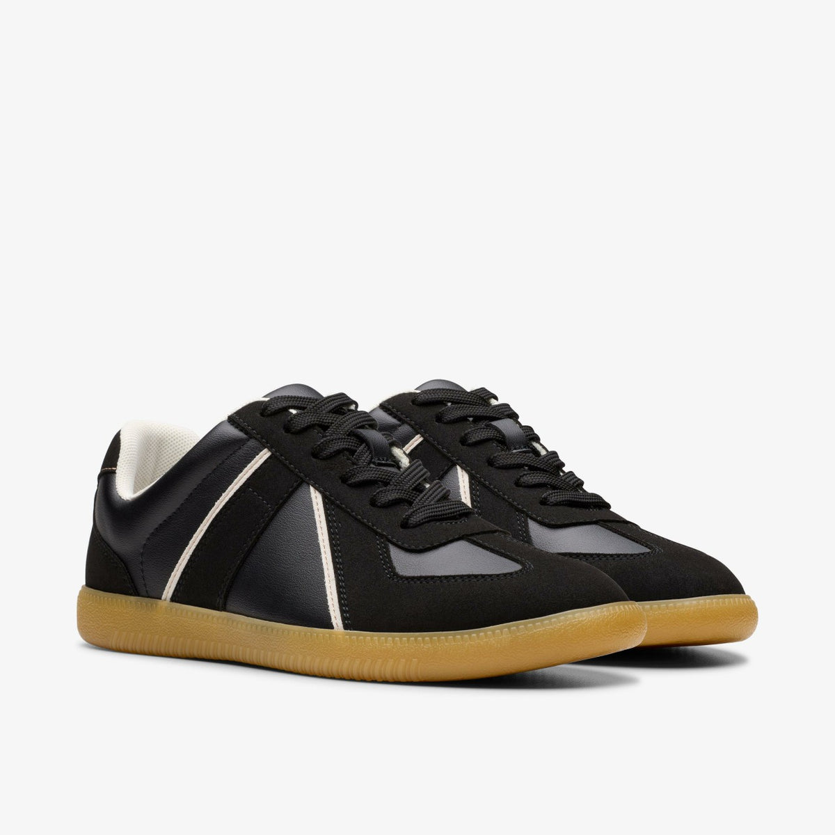 Nykole Step Black - Clarks Essential